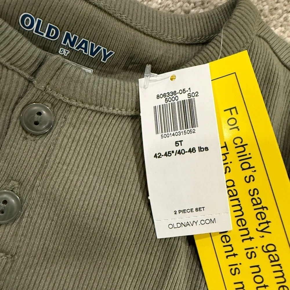 Old Navy 5T Green 2-Piece Pajamas- Long Sleeve and Pants- NWT